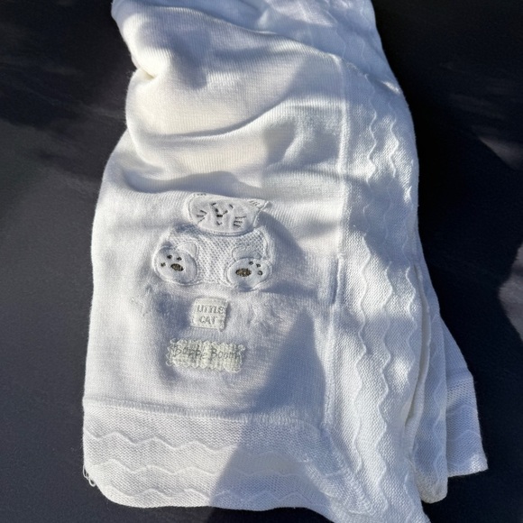 Debenhams Babble Boom Little Cat Embroidered White Knit Baby Blanket - Picture 7 of 17
